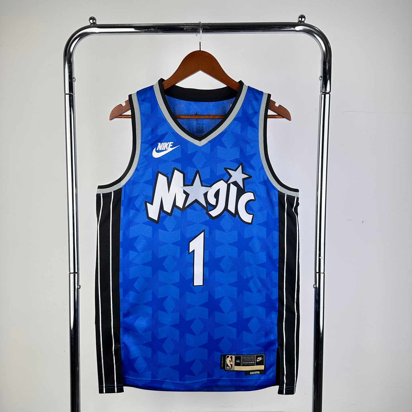 Magic retro nº 1 McGrady na 24ª temporada