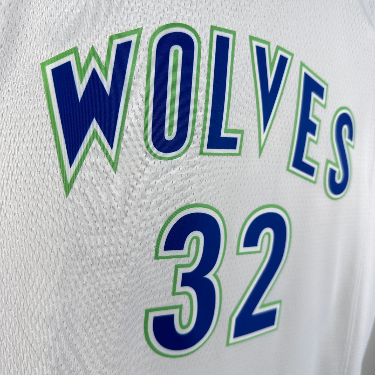 Timberwolves Temporada 24 Retro