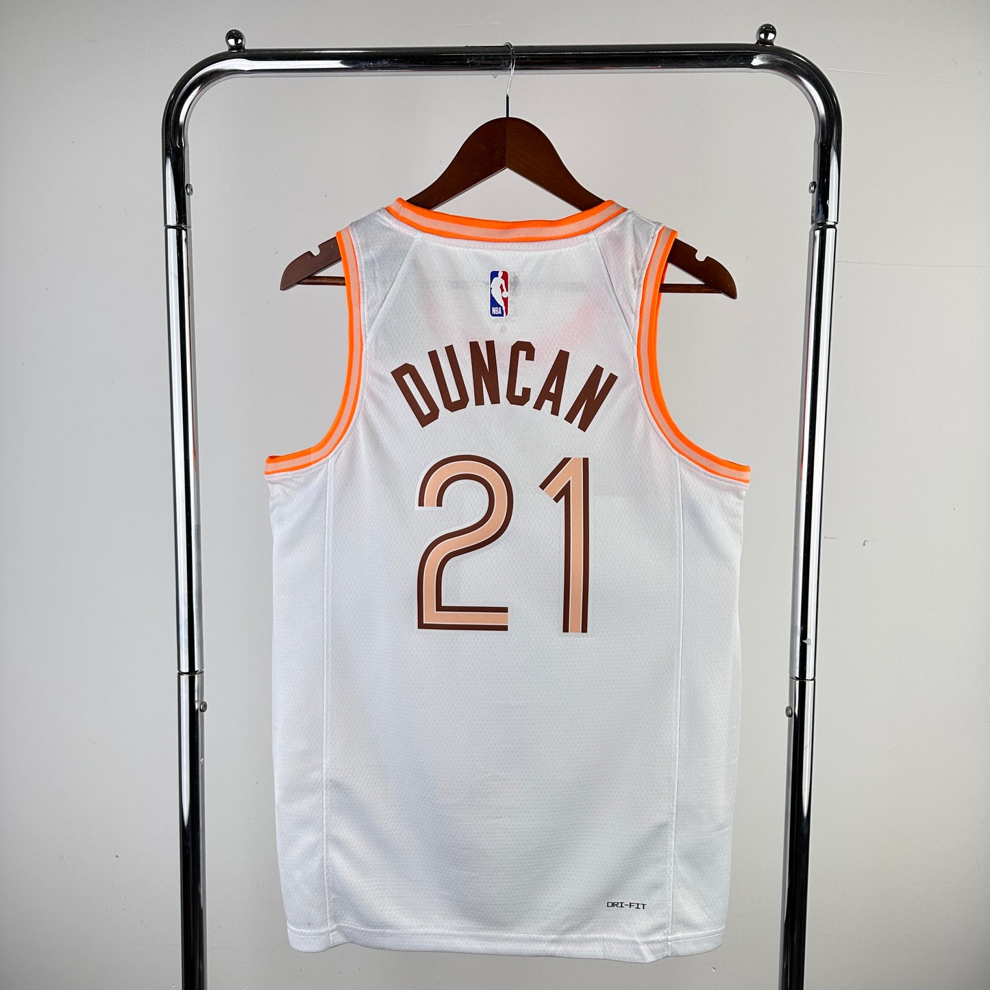 Spurs City Edition nº 21 Duncan na 24ª temporada