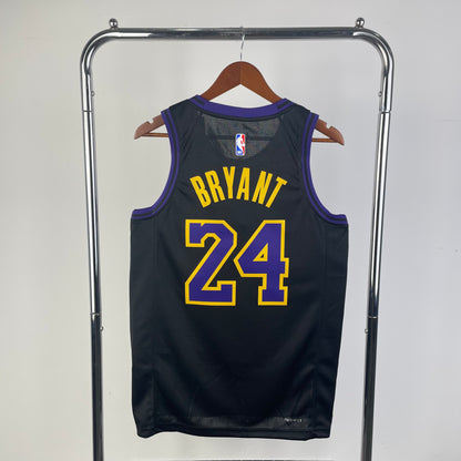 Lakers City Edition nº 24 Kobe Bryant na 24ª temporada