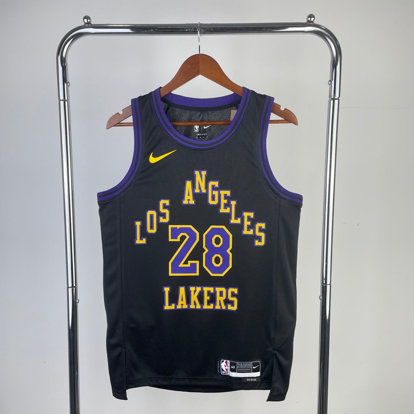 Temporada 24 Lakers City Versión No. 28 Base Hachimura