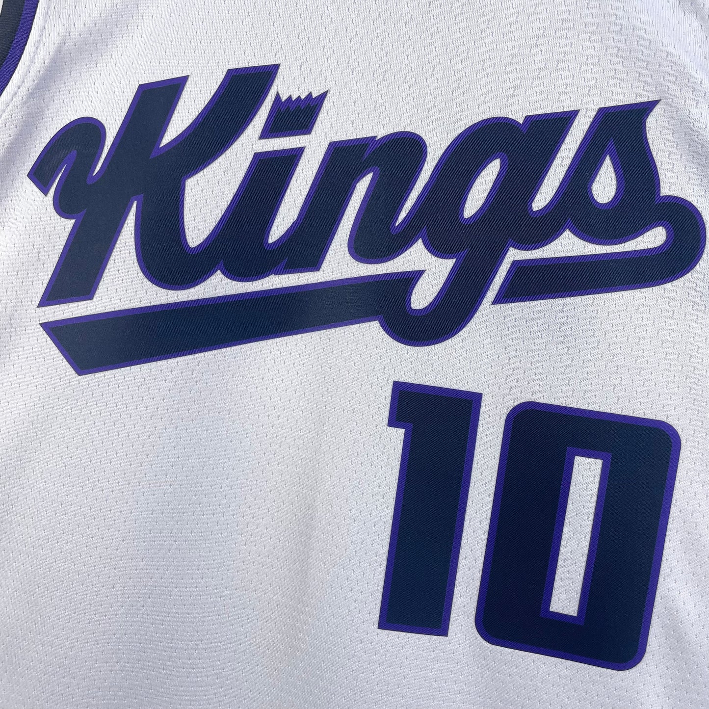 Kings, blancos No. 10 Sabonis na 24ª temporada