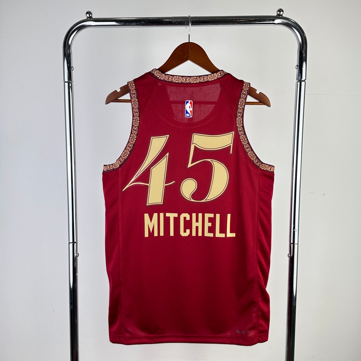 Temporada 24 Cavaliers City Versión No. 45 Mitchell