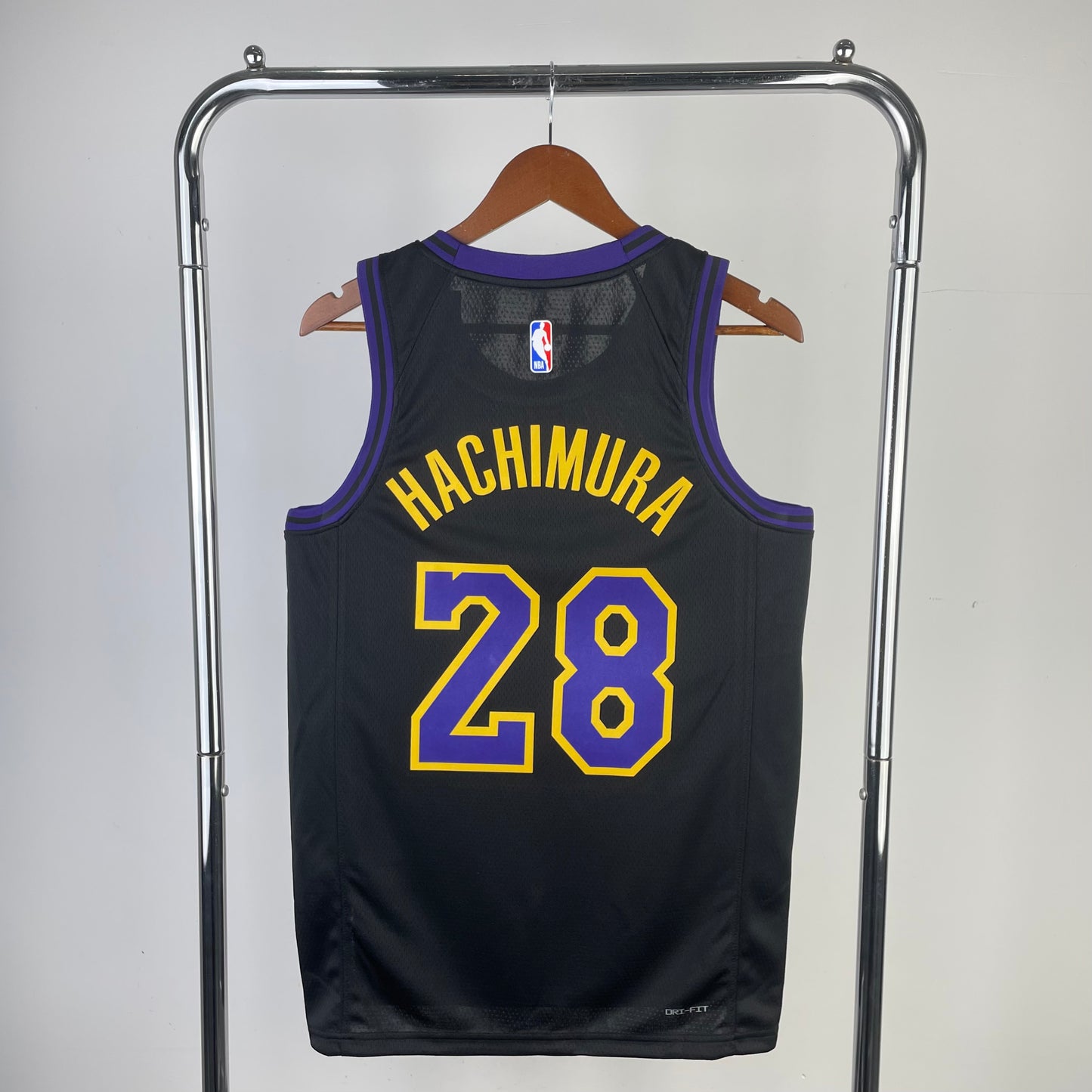 Temporada 24 Lakers City Versión No. 28 Base Hachimura