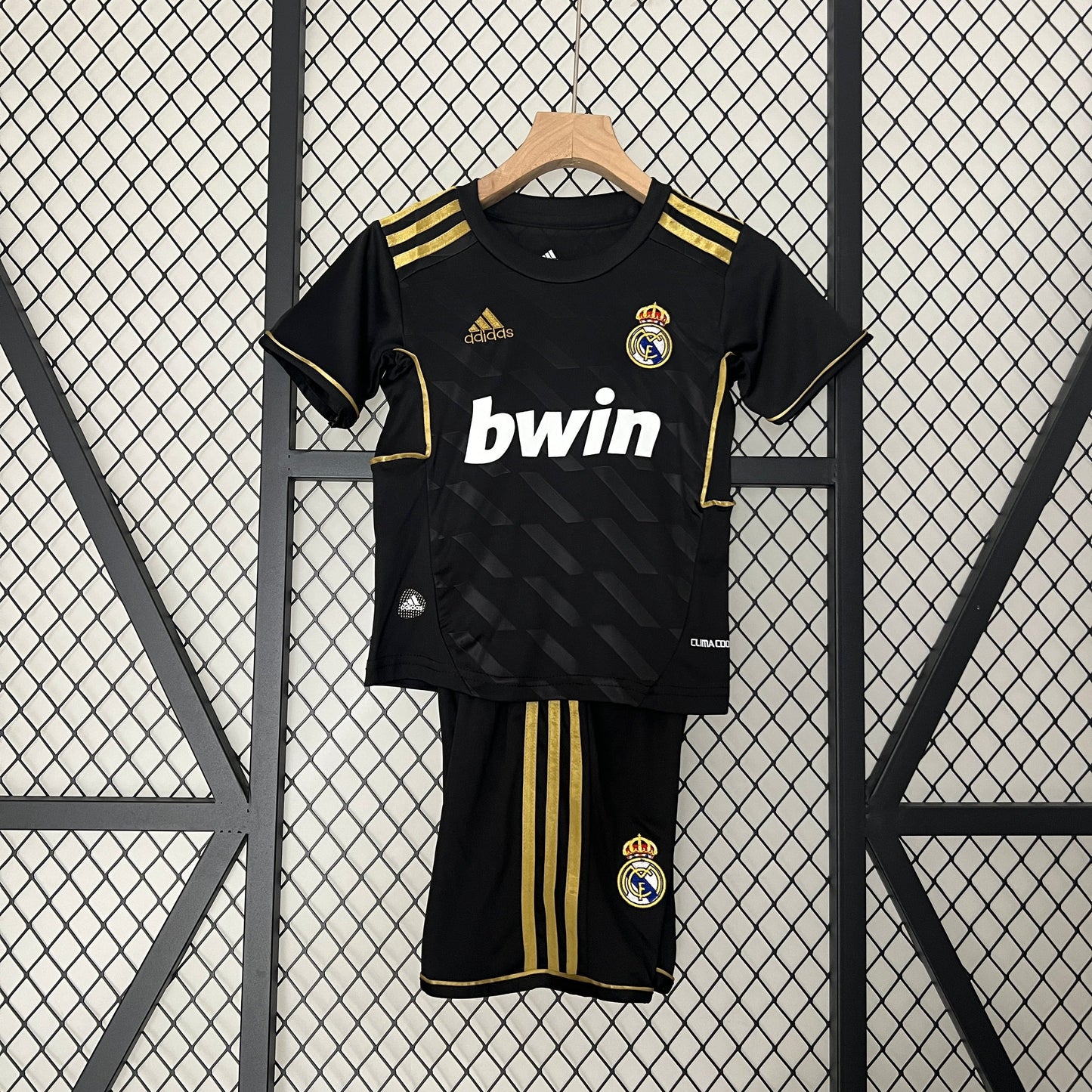 REAL MADRID II 11/12 CONJUNTO INFANTIL (RETRO)