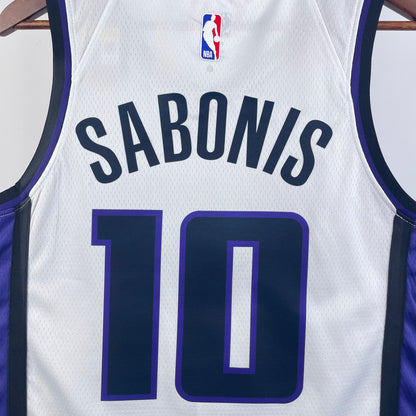 Kings, blancos No. 10 Sabonis na 24ª temporada