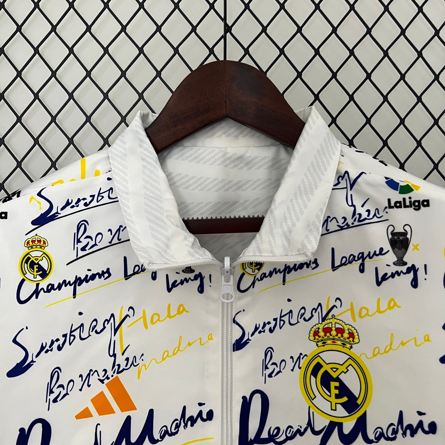 Venta de cortes de doble cara 24/25 Real Madrid